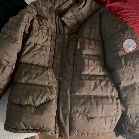 Burton snowboarding jacket size medium. Amazing condition